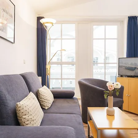 Apartment 712, Seepark *